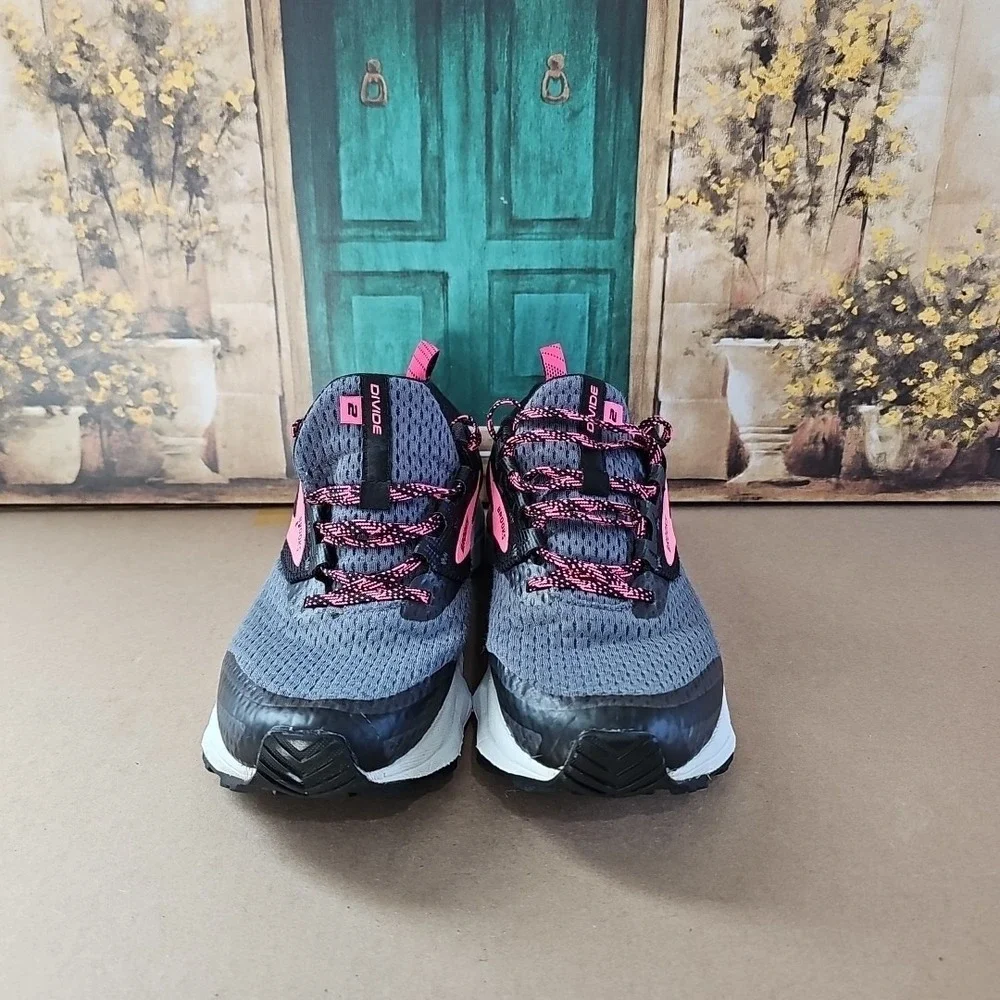 Brooks Divide 2 Women's Size 9.5 B (Medium) Running Shoes Black‎ Pink